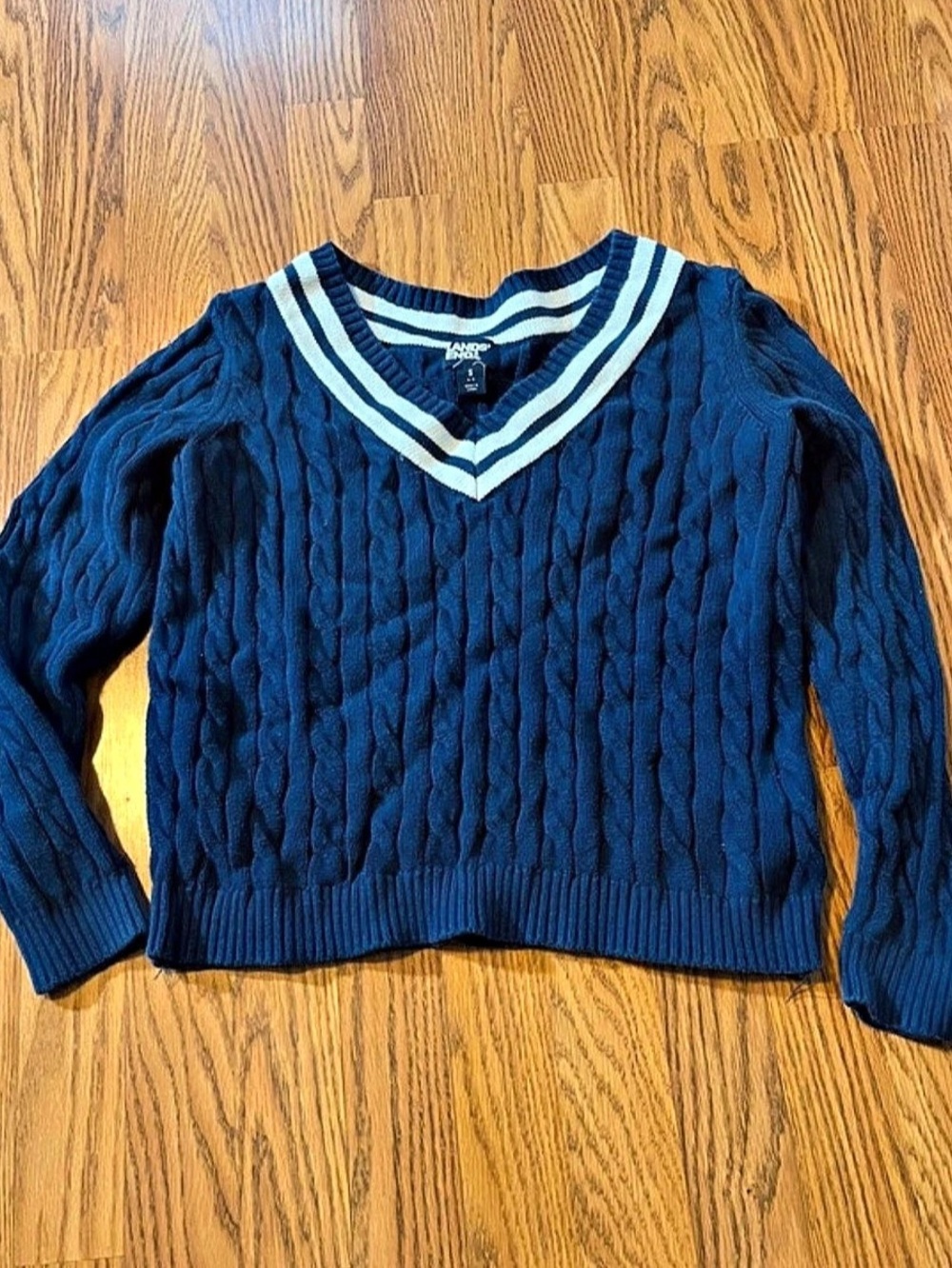 Lands End ladies sweater v neck size Small